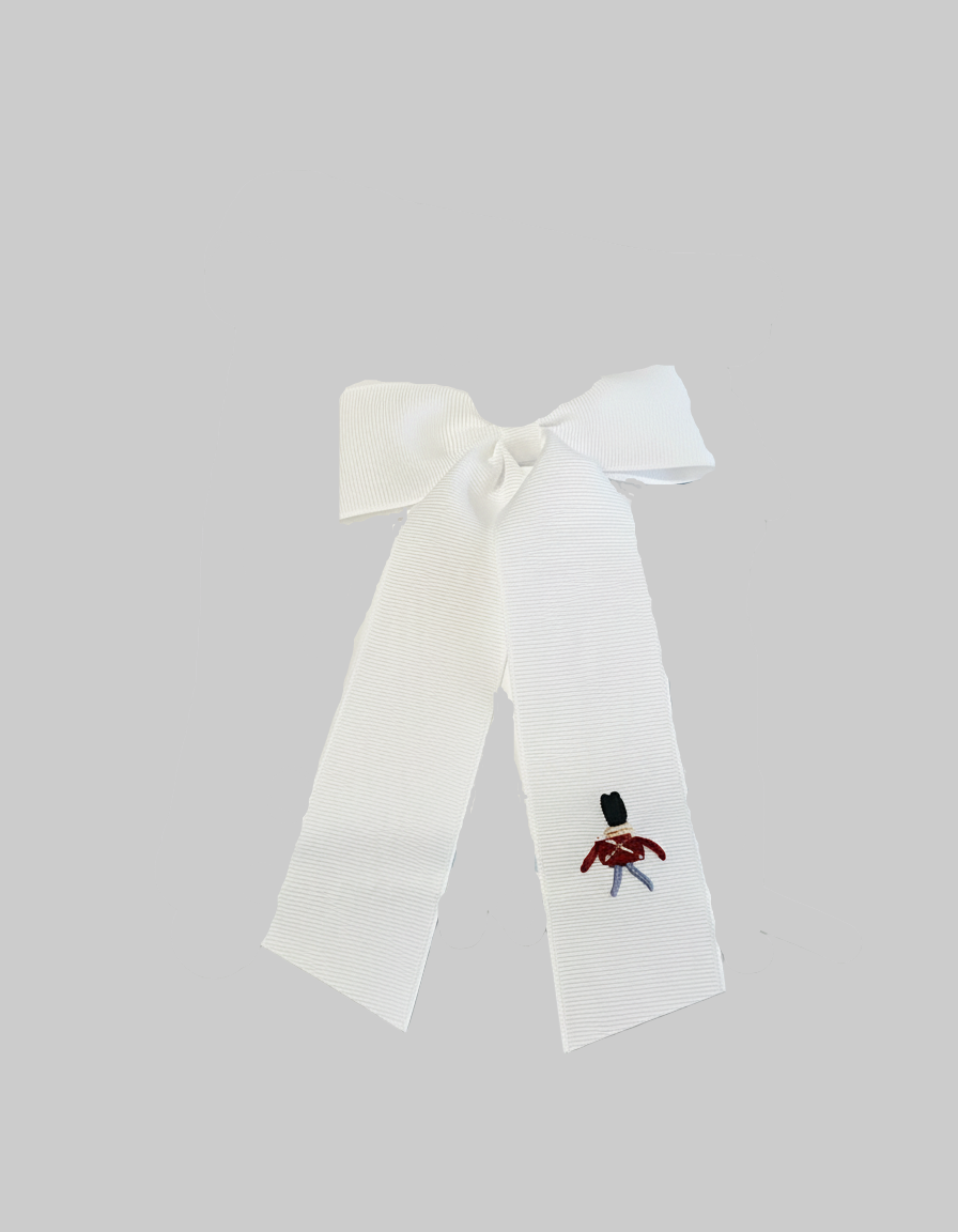 white tail bow with soldier