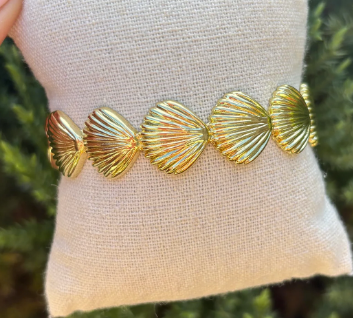 Clam Sea Shell Bangle