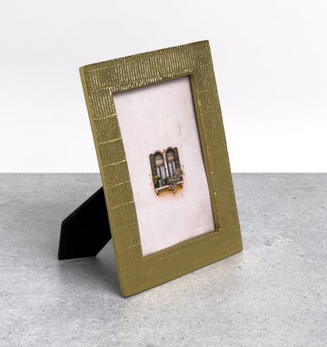 Gold Textured 5x7 Picture Frame