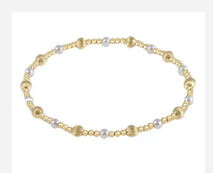 Gold and pearl bracelet 