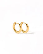 Linny Co Huggie Earrings - Scarlett Hoop Gold 10mm